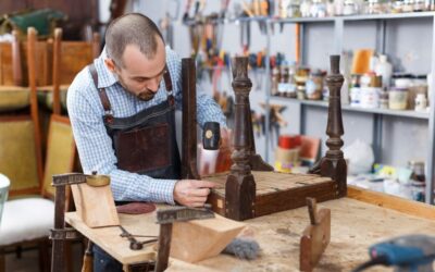 Restauro e riparazione di sedie: il fascino del vintage che torna a vivere
